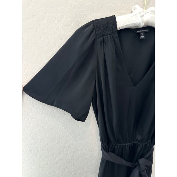 BANANA REPUBLIC | Black Midi Dress Flutter Sleeve V-Neck | Size Small Tall - Picture 3 of 7